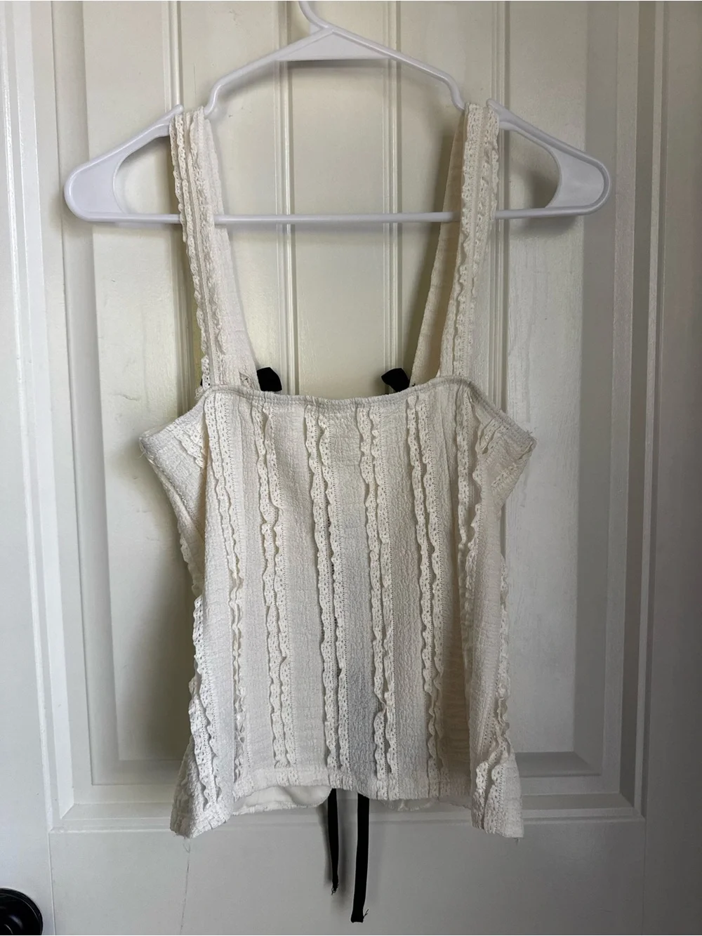 SHEIN Cream Lace-Up Ruffle Tank Top with Black Bows - Picture 4 of 4